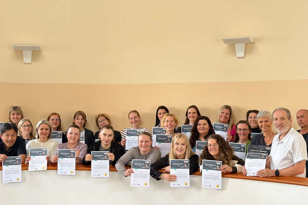 Gruppenbild mit Lehrkräften
